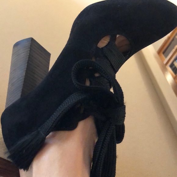 Chloe black suede shoe booties with a block heel. - Picture 6 of 7